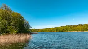 Jezioro Czos, Mrągowo widziane z wody, maj 2025 r. - zdjęcie 4