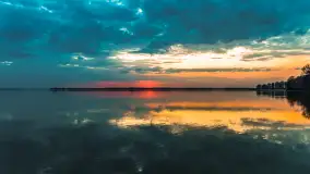 Relaksujący, kwietniowy zachód słońca nad jeziorem Dargin - zdjęcie 9