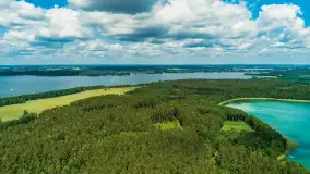 Jezioro Harsz położone blisko północnych szlaków WJM z drona - zdjęcie 21