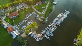 Wieczór w Marinie Górkło z drona, koniec lipca 2025 r. - zdjęcie 3