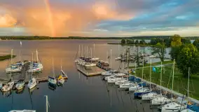 Zachód słońca z tęczą w tle, przystań Nautica, sierpień 2025 r. - zdjęcie 17