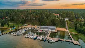 Resort Niegocin po zachodzie słońca na zdjęciach, sierpień 2025 r. - zdjęcie 9