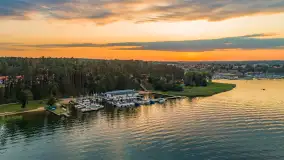 Resort Niegocin po zachodzie słońca na zdjęciach, sierpień 2025 r. - zdjęcie 7