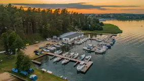 Resort Niegocin po zachodzie słońca na zdjęciach, sierpień 2025 r. - zdjęcie 8