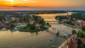 Mikołajki po zachodzie słońca z drona, sierpień 2025 r. - zdjęcie 1