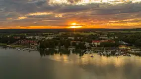 Ryn z lotu ptaka o zachodzie słońca, sierpień 2025 r. - zdjęcie 15