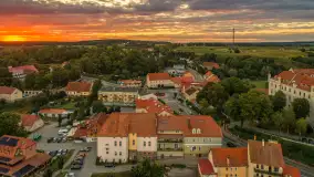 Ryn z lotu ptaka o zachodzie słońca, sierpień 2025 r. - zdjęcie 42