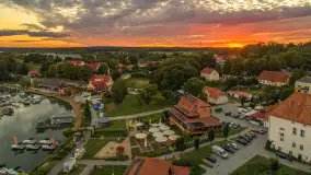 Ryn z lotu ptaka o zachodzie słońca, sierpień 2025 r. - zdjęcie 37