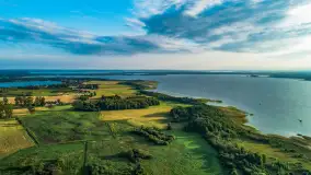 Mamry, Węgorapa i Węgorzewo w tle z drona, sierpień 2025 r. - zdjęcie 27