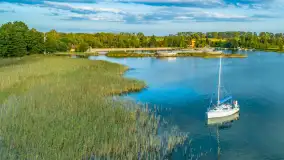 Mamry, Węgorapa i Węgorzewo w tle z drona, sierpień 2025 r. - zdjęcie 12