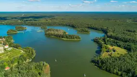 Jezioro Nidzkie przy porcie Pod Dębem, Ruciane-Nida, sierpień 2025 r. - zdjęcie 2