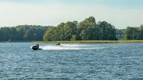 Żagle i ruch na jeziorze Kisajno, ostatnie dni lata, wrzesień 2025 r. - zdjęcie 39