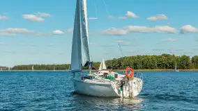 Jezioro Kisajno pełne jachtów, trwa żeglarski wrzesień 2025 - zdjęcie 44