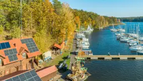 Barwy jesieni nad jeziorem Nidzkim i portem Pod Dębem, październik 2025 r. - zdjęcie 17