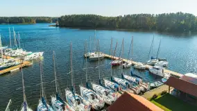 Barwy jesieni nad jeziorem Nidzkim i portem Pod Dębem, październik 2025 r. - zdjęcie 21