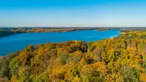 Jesień nad jeziorem Kisajno w Pięknej Górze, październik 2025 r. - zdjęcie 32