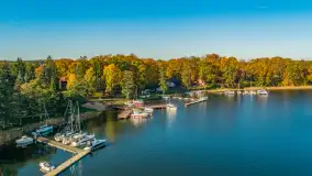 Jesień nad jeziorem Kisajno w Pięknej Górze, październik 2025 r. - zdjęcie 2