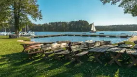 Jesienne kadry w porcie Pod Dębem, nad jeziorem Nidzkim, październik 2025 r. - zdjęcie 38