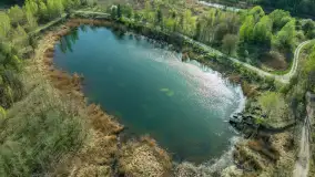 Niewielkie jezioro niedaleko śluzy Długopole, kwiecień 2025 r. - zdjęcie 4