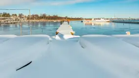 Zimowa sceneria w AZS Wilkasy nad Niegocinem, grudzień 2025 r. - zdjęcie 17