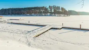 Wodnik nad jeziorem Nidzkim w zimowej scenerii, styczeń 2026 r. - zdjęcie 56