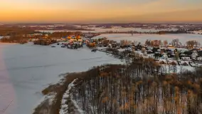 Zachód słońca nad jeziorem Kisajno z drona, Pierkunowo, luty 2026 r. - zdjęcie 3