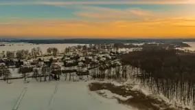 Zachód słońca nad jeziorem Kisajno z drona, Pierkunowo, luty 2026 r. - zdjęcie 6