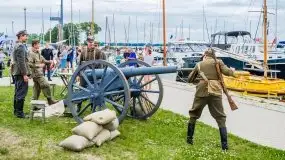Oldtimery na wodzie w Giżycku: koncert, regaty i parada - zdjęcie 25