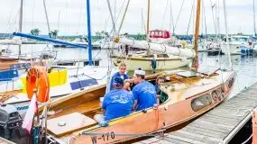 Oldtimery na wodzie w Giżycku: koncert, regaty i parada - zdjęcie 11