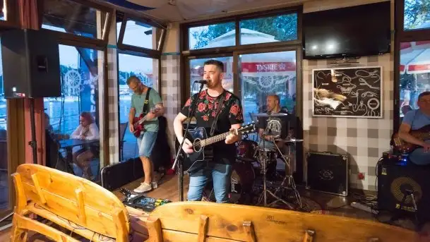 Zdjęcia: Tawerna DeZeTa rozbrzmiewała szantami - zdjęcie 5