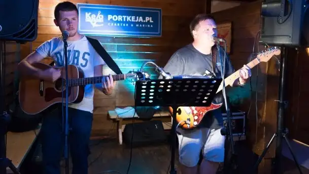 Zdjęcia: Muzyczne doświadczenie i powiew młodości w Tawernie Keja  - zdjęcie 4