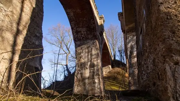 Zdjęcia: Mosty w Botkunach i Kiepojcach - tajemnicze i schowane w lasach - zdjęcie 6
