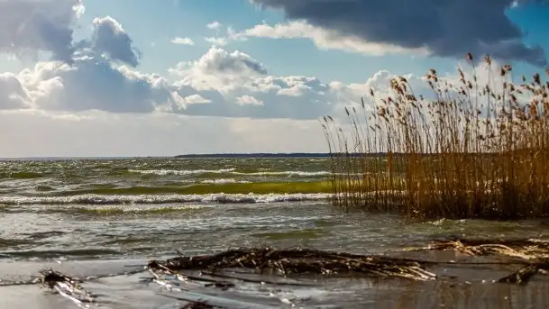 Marcowe kolory Nowych Gutów i jeziora Śniardwy