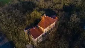 Niszczejąca perełka włoskiej architektury w Silginach - zdjęcie 1