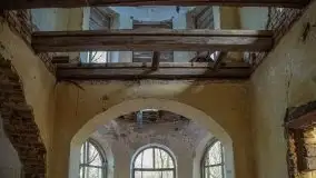 Niszczejąca perełka włoskiej architektury w Silginach - zdjęcie 23