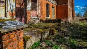 Zdjęcia: Pałac w Prośnie – monumentalna, romantyczna i tajemnicza ruina - zdjęcie 8