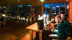 Załoga Dr Bryga w niepełnym składzie w tawernie Rozbitek w Wilkasach - zdjęcie 2