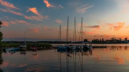 Zachód słońca, Tło dla Mew i Marina Rydzewo