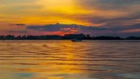 Zachód słońca, widok z wody na jezioro Święcajty - zdjęcie 35