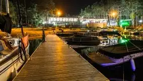 Nocne życie w porcie Tajty, sierpień 2020 r. - zdjęcie 25