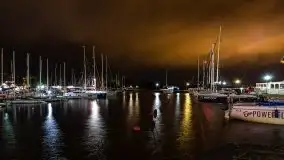 Port AZS Wilkasy skąpany w ciemnościach nocy - zdjęcie 50