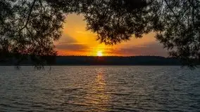 Październikowy wschód słońca nad jeziorem Kruklin - zdjęcie 9