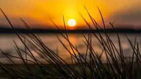 Październikowy wschód słońca nad jeziorem Kruklin - zdjęcie 2