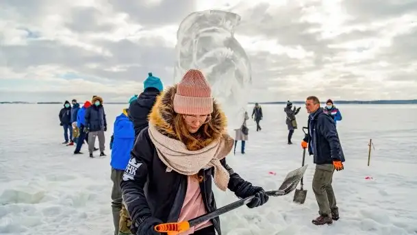 Fotorelacja z rzeźbienia w lodzie w Giżycku - zdjęcie 8