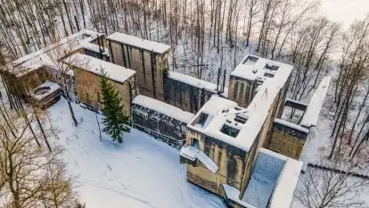 Śluza w Leśniewie Górnym w zimowej szacie, luty 2021