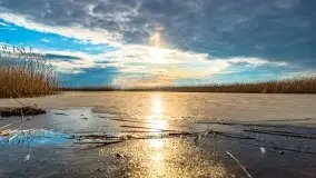 Przedwiosenny zachód słońca w porcie Kal, jezioro Mamry - zdjęcie 1