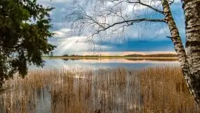 Kwietniowy deszczowy zachód słońca nad jeziorem Kruklin - zdjęcie 23