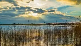 Kwietniowy deszczowy zachód słońca nad jeziorem Kruklin - zdjęcie 30