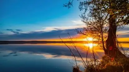Zachód słońca nad jeziorem Jeziorowskie