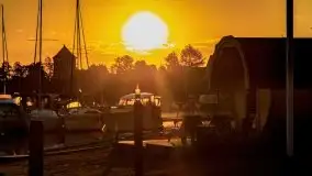 Wschód słońca nad jeziorem Bocznym, port Tło Dla Mew - zdjęcie 30